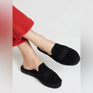 PUMA x Fenty by Rihanna Espadrille Slides Sandals Puma Black
SZ. 5.5